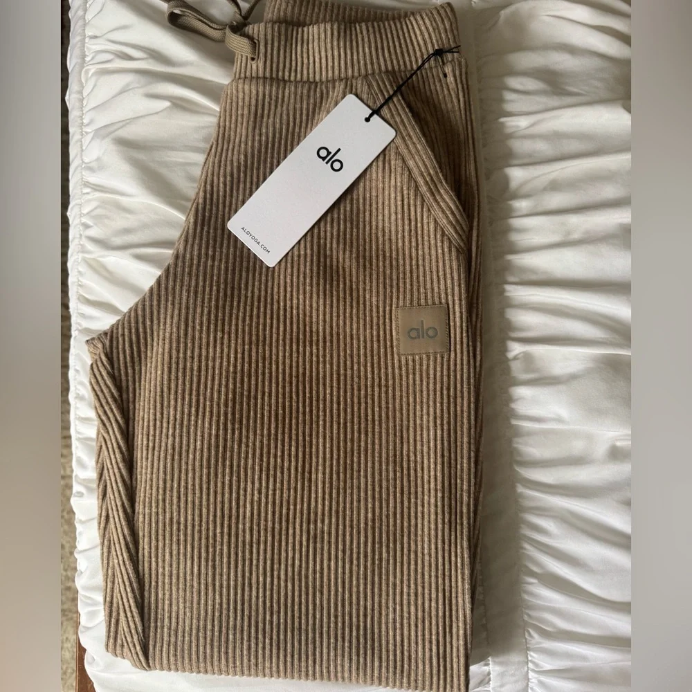 Alo Muse Joggers in Gravel Heather - Picture 3 of 3